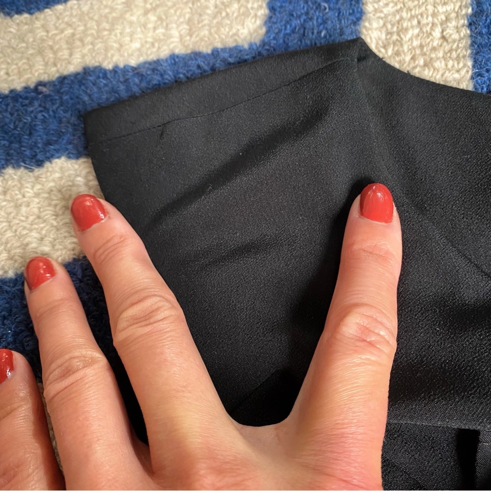 🖤 CLASSY BLACK RUFFLE DETAIL SLEEVELESS COCKTAIL DRESS! - Picture 7 of 16